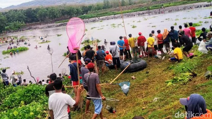 asatan di bendungan sampean baru