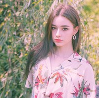 Dasha Taran, model dan influencer keturunan Ukraina-Rusia. Foto: Instagram