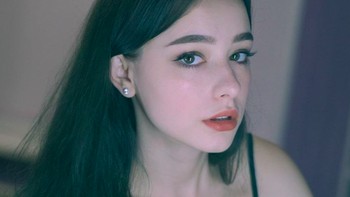 Mac, NARS, NYX, Anastasia Beverly, Loreal Feline sampai Lotte adalah beberapa merek yang pernah menggunakan jasanya. Foto: Instagram