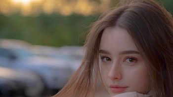 Dasha Taran yang berasal dari Rusia usianya 21 tahun, lahir pada tahun 1999. Foto: Instagram