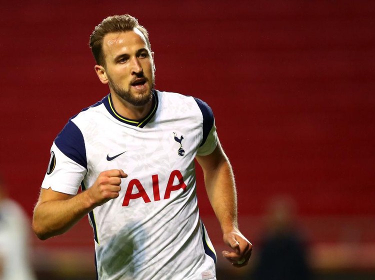 Harry Kane ANTWERPEN, BELGIUM - OCTOBER 29: Harry Kane of Tottenham Hotspur Football Club in action during the UEFA Europa League Group J stage match between Royal Antwerp and Tottenham Hotspur at Bosuilstadion on October 29, 2020 in Antwerpen, Belgium. (Photo by Dean Mouhtaropoulos/Getty Images)