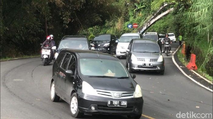 Lalin Puncak Bogor 1 November 2020