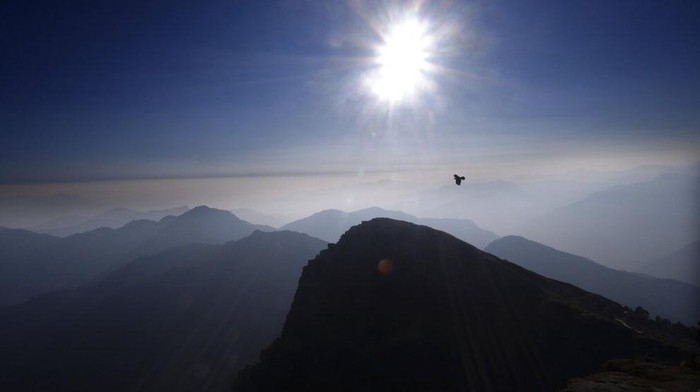 Negara bagian Uttarakhand, India, kembali membuka tempat-tempat wisata. Salah satunya adalah Puncak Chandrashilla di Himalaya.