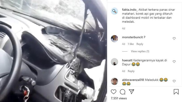 Mobil terbakar gara-gara korek api