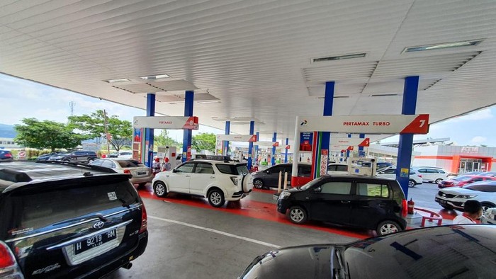 Pertamina MOR IV mencatat kenaikan konsumsi BBM hampir 300% di SPBU tol Trans Jawa terutama di ruas A (Jakarta menuju Surabaya) yaitu KM 379, 429 dan 519.