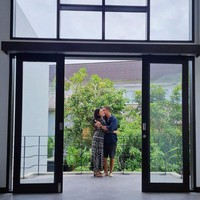 Hamish Daud dan Raisa baru saja memamerkan rumah barunya yang sudah selesai dibangun. Rumah tersebut berlokasi di Bali. Foto: Instagram/@hamishdw