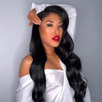 Kejadian naas tersebut terjadi pada 2018. Ketika akan menyemburkan api, tiba-tiba api telah membakar bagian tubuhnya. Ia lalu dibawa dan dirawat di rumah sakit sekitar sebulan. Saat itu, Sophie sangat trauma hingga tidak ingin melihat cermin. Foto: dok. Instagram @sophirelee