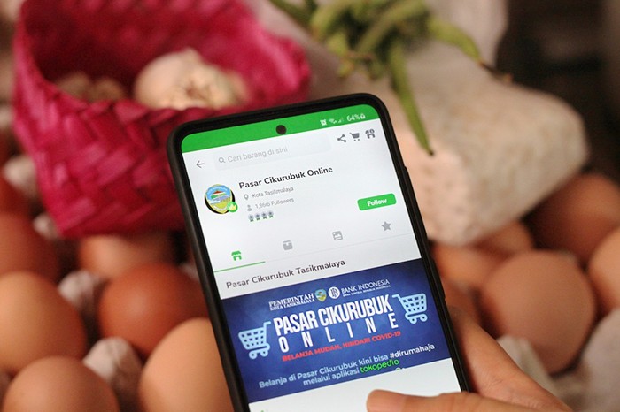 Tokopedia bersama Bank Indonesia Tasikmalaya dan Pemkot Tasikmalaya dorong digitalisasi Pasar Cikurubuk, salah satu pasar tradisional terbesar di Tasikmalaya.