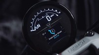 Fitur teranyar dari Trident 660 yang jadi unggulan ialah panel instrumen TFT digital yang bisa terintegrasi Bluetooth untuk mengontrol telepon, musik, kontrol go pro, dan navigasi. Foto: Triumph