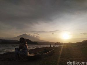 Menikmati Senja di Waduk Setupatok Cirebon, Wisata Murah Saat Pandemi