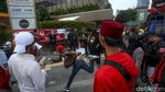 Ada Lomba Lempar Sandal saat Aksi Bela Nabi di Jakarta