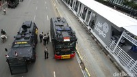 Direktur Lalu Lintas Polda Metro Jaya Kombes Sambodo Purnomo Yogo mengatakan, pihaknya telah menyiapkan rekayasa lalu lintas terkait adanya demo di depan Kedubes Prancis siang ini. Lalin di Jl MH Thamrin di depan Kedubes Prancis akan ditutup total jika massa sudah datang.