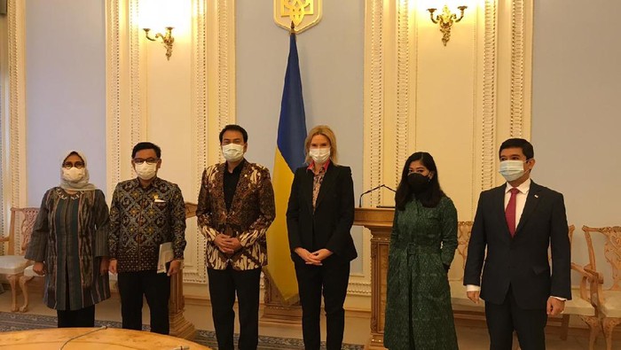 Wakil Ketua DPR Azis Syamsuddin memimpin rombongan anggota DPR dari Fraksi Golkar kunker ke Ukraina, Senin (2/11/2020).