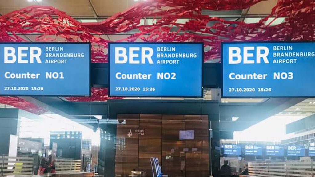 Staf Bandara Berlin Mogok Kerja, 300 Penerbangan Dibatalkan