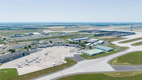 Bandara Terkutuk Jerman Akhirnya Dibuka, Telan Biaya Rp 124 Triliun