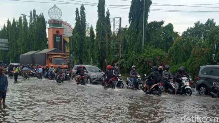 6 Daerah Di Jatim Terendam Banjir Ini Langkah Bpbd