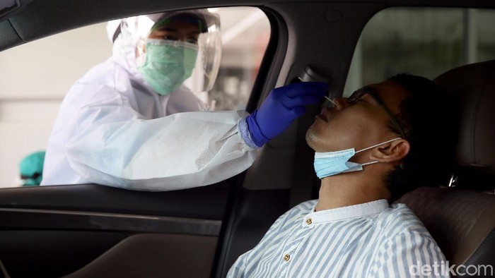 Upaya mengatasi penyebaran virus Corona terus dilakukan di berbagai wilayah di Indonesia. Sejumlah bantuan pun diberikan guna mempercepat penanganan COVID-19.