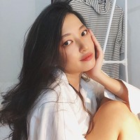 Cindy Thefannie yang sering dipanggil Cici Fani itu paling terlihat mirip saat dipotret dari samping. Keduanya pun sama-sama punya perawakan tubuh yang menawan. Foto: Instagram @cindythefannie