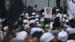 Ragam Poster Macron yang Dibawa Massa di Demo Bela Nabi