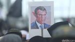Ragam Poster Macron yang Dibawa Massa di Demo Bela Nabi