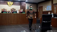 Dalam sidang dakwaan tersebut Brigjen Prasetijo Utomo yang merupakan mantan Kepala Biro Koordinator Pengawas (Karo Korwas) PPNS Bareskrim Polri didakwa menerima suap dari Joko Soegiarto Tjandra alias Djoko Tjandra.