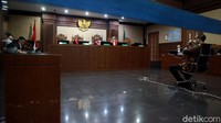 Prasetijo diduga telah membantu upaya penghapusan nama Djoko Tjandra dalam daftar pencarian orang (DPO).