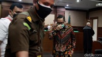 Hal itu kembali dipertegas oleh tim pengacara Prasetijo. Tim pengacara mengatakan tidak akan mengajukan keberatan atas dakwaan.
