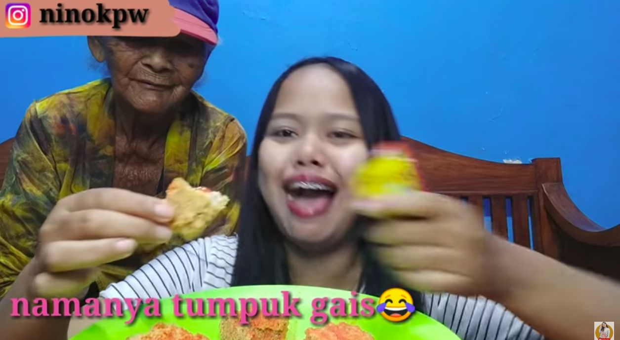 Eksis di YouTube, Mbah Klumpuk Cicip Pecel Lele hingga Tahu Crispy