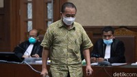 Dua jenderal itu adalah Irjen Napoleon Bonaparte yang saat itu menjabat sebagai Kadivhubinter Polri dan Brigjen Prasetijo Utomo yang saat itu menjabat Kepala Biro Kordinator Pengawas PPNS Bareskrim Polri.