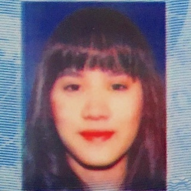 Penyanyi Sheryl Sheinafia juga mengikuti tantangan #ktpchallenge yang memperlihatkan wajahnya yang sendu saat difoto. Namun Sheryl Sheinafia menyesali mengapa ia berpose seperti itu. Kalo ada yang tanya apa yang aku sesalin dari hidup aku: foto KTP — why sheryl why..... #KTPchallenge. Foto: Instagram @sherylsheinafia.