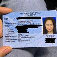 Tissa Biani Azzahra, yang dikenal sebagai Tissa Biani mengunggah foto KTP barunya di media sosialnya. Dia melakukan hal itu untuk menunjukkan dirinya kini sudah mempunyai KTP dan tak lagi menggunakan kartu pelajar. Yes tissbin kemana2 skrg dah gak pake kartu pelajar lagi cuy, tulis aktris 18 tahun itu. Foto: Instagram @tissabian.
