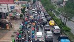 Hari Pertama Masuk Kerja Usai Libur Panjang, Margonda Depok Macet