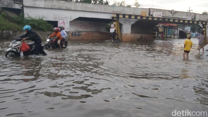 Hujan Kembali Mengguyur, Banjir Makin Parah Menerjang Sejumlah Desa Pasuruan