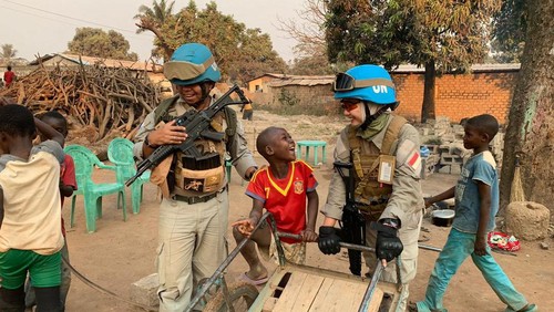 Polwan dari Yogyakarta, Briptu Hikma Nur Syafa, tergabung dalam petugas penjaga perdamaian PBB di Afrika Tengah. Seperti apa potretnya saat bertugas di Afrika?