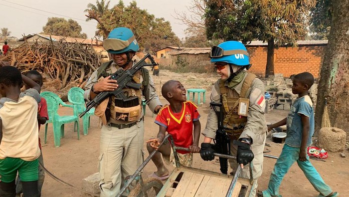 Polwan dari Yogyakarta, Briptu Hikma Nur Syafa, tergabung dalam petugas penjaga perdamaian PBB di Afrika Tengah. Seperti apa potretnya saat bertugas di Afrika?