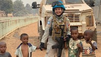 Polwan dari Daerah Istimewa Yogyakarta (DIY), Briptu Hikma Nur Syafa, tergabung dalam petugas penjaga perdamaian PBB di Afrika Tengah. Foto Istimewa/Dok. Pribadi Briptu Hikma Nur Syafa.