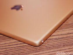 Unboxing iPad 8th Gen, Tablet Murah Apple Berdesain Klasik