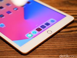 Unboxing iPad 8th Gen, Tablet Murah Apple Berdesain Klasik