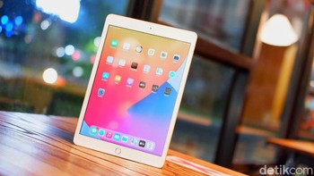 Hadir dengan layar Retina Display 10.2 inch. Foto: Adi Fida Rahman/detikINET