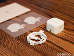Unboxing iPad 8th Gen, Tablet Murah Apple Berdesain Klasik