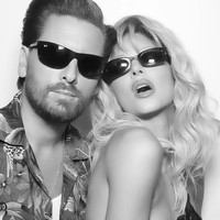 Beberapa nama terkenal menghadiri pesta tersebut. Di antaranya Scott Disick, Hailey Baldwin, Paris Hilton dan Paris Hilton. Foto: Instagram/@kendalljenner