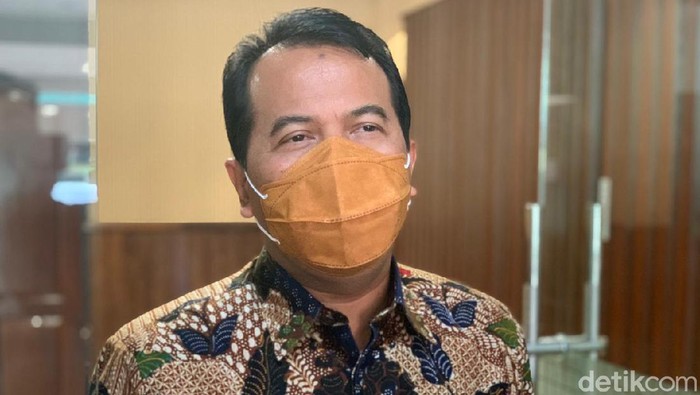 Kepala Badan Kepegawaian Daerah Jatim Nurkholis