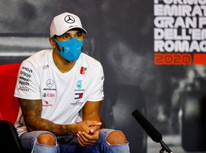 Juara Dunia F1 Lewis Hamilton Positif Corona