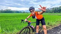 Sedangkan foto berlatar sawah ini disebut Luna di Yogyakarta. (Luna Maya/Instagram)