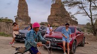 Dalam captionnya Luna menyebutkan inilah photobomb terbaik. Ini dijepret di Brown Canyon Semarang. (Luna Maya/Instagram)