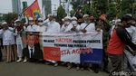 Massa Ormas Islam Geruduk Kantor Perdagangan Prancis di Surabaya