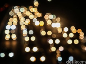 Arus Balik Lebaran, Sejumlah Titik Tol Arah Jakarta Padat Malam Ini