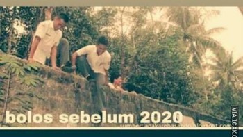 Bolosnya udah nggak kayak dulu lagi, mute dan matiin video sudah bisa dibilang bolos online. Foto: 1cak