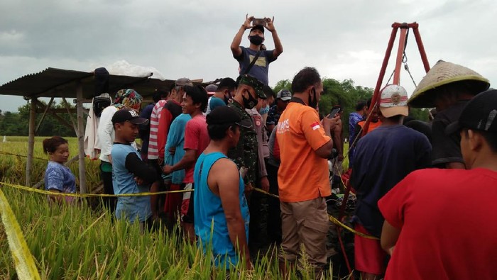 pasutri tewas di dalam sumur