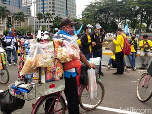 Banyak Saingan, Starbuck Keliling Seret Omzet saat Demo Buruh